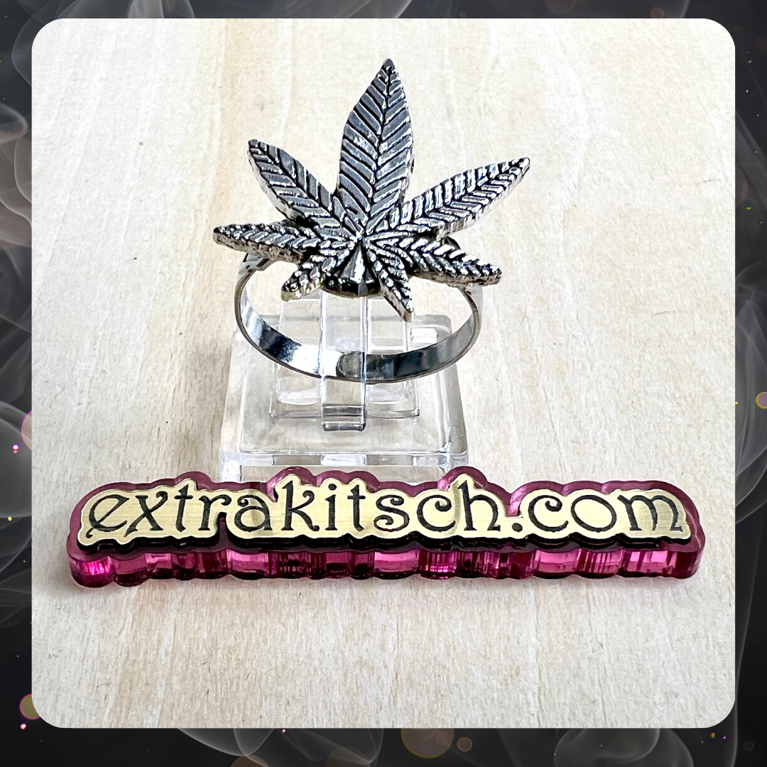 420 gift idea – cannabis leaf ring with sparkle