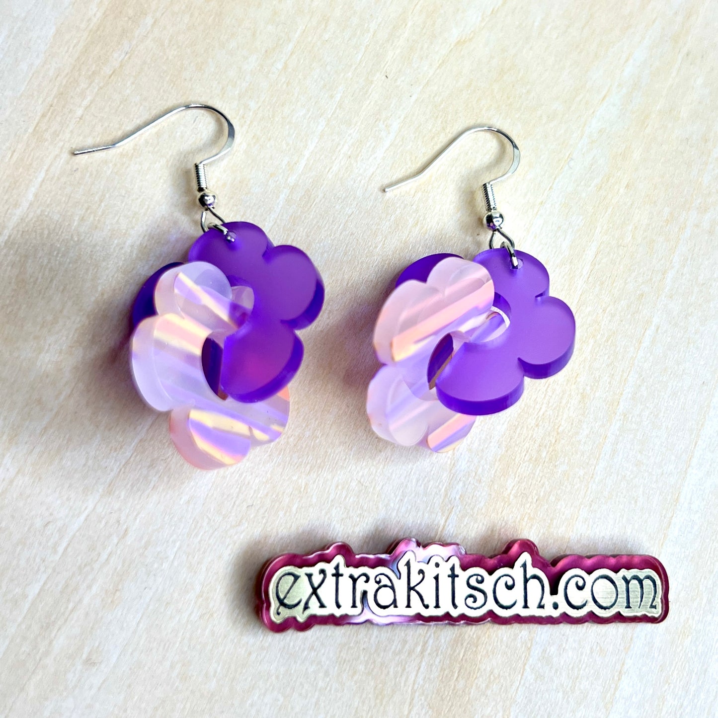 Chunky Purple Daisy Chain Earrings – Acrylic Flower Dangles