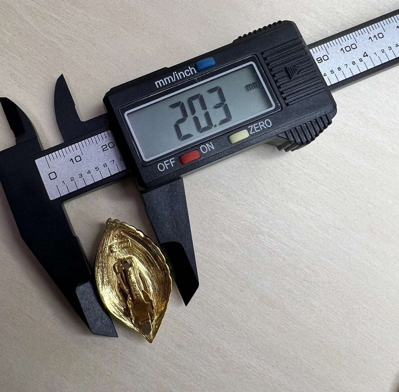 Vintage Trifari Black & White Enamel Leaf Clip On Earrings