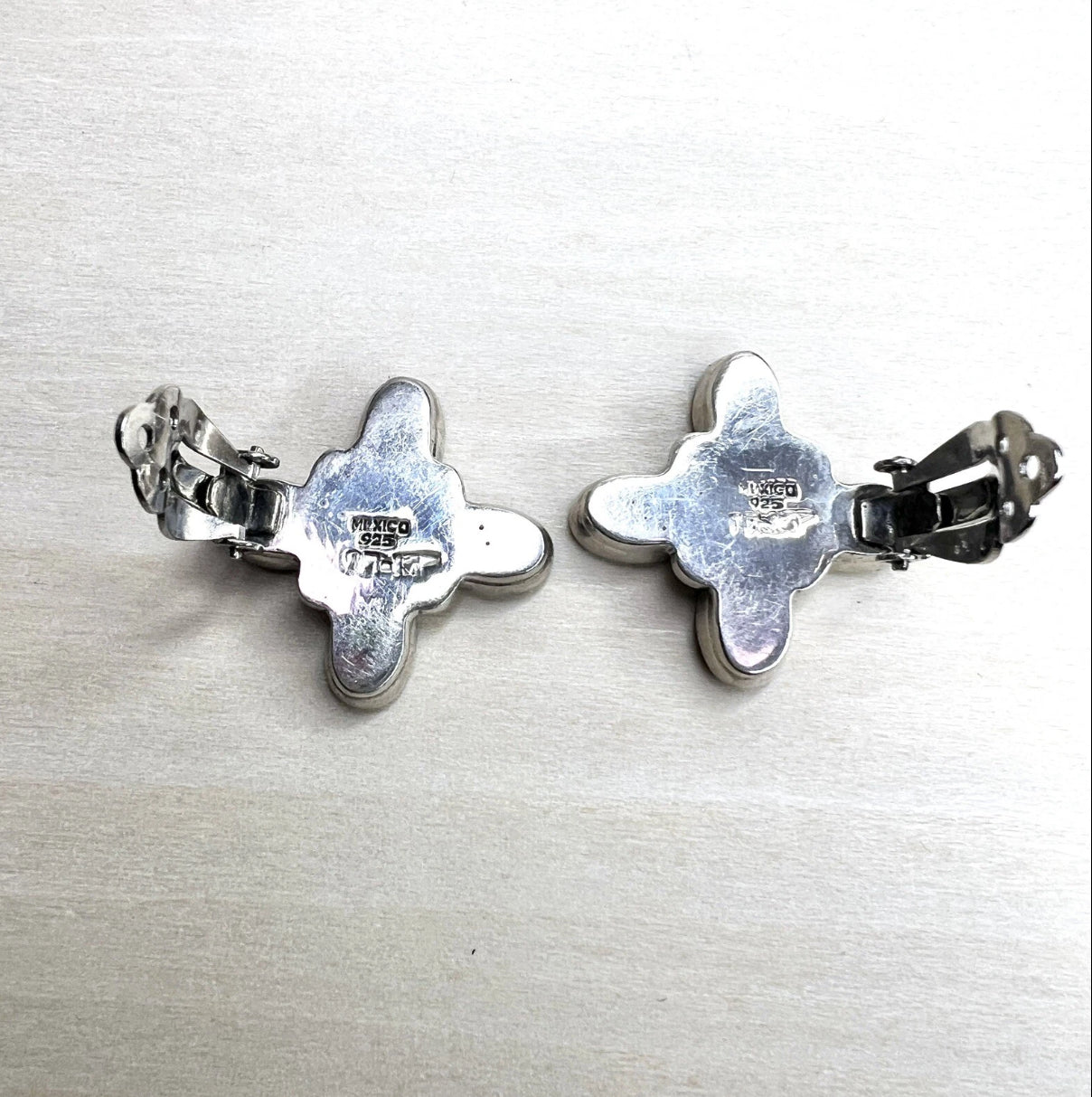 Vintage Mexican 925 Sterling Silver and Green Malachite Clip-On Earrings