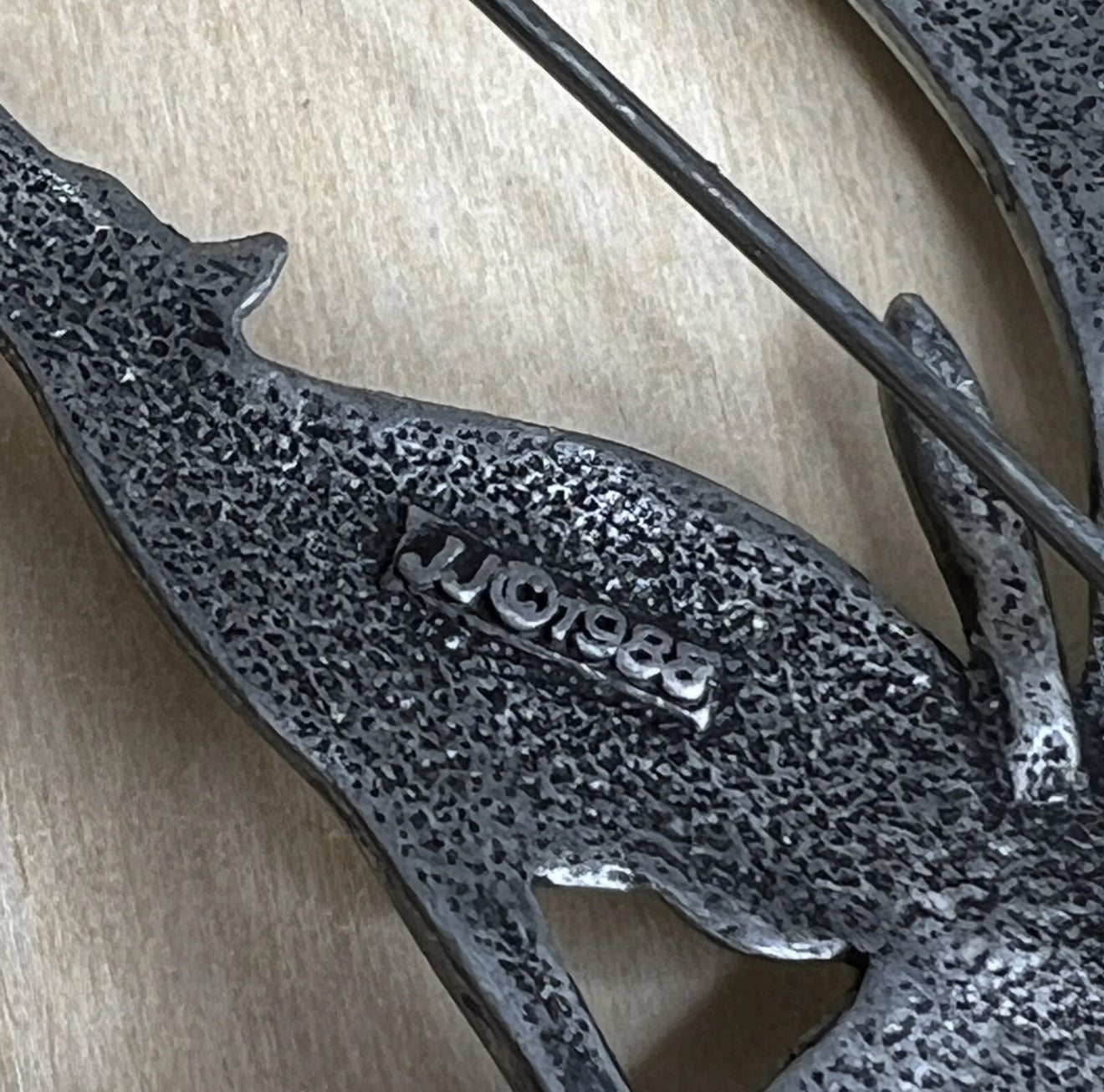 JJ 1988 Vintage Howling Wolf Moon Brooch with Star