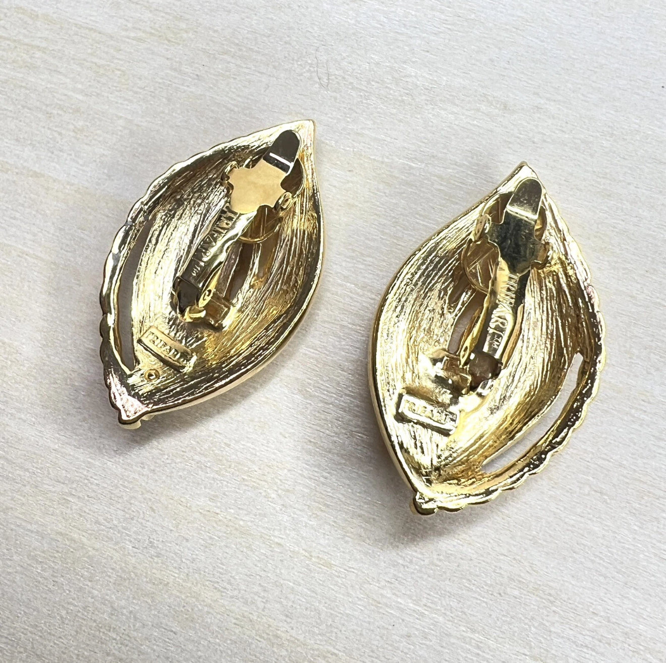 Vintage Trifari Black & White Enamel Leaf Clip On Earrings