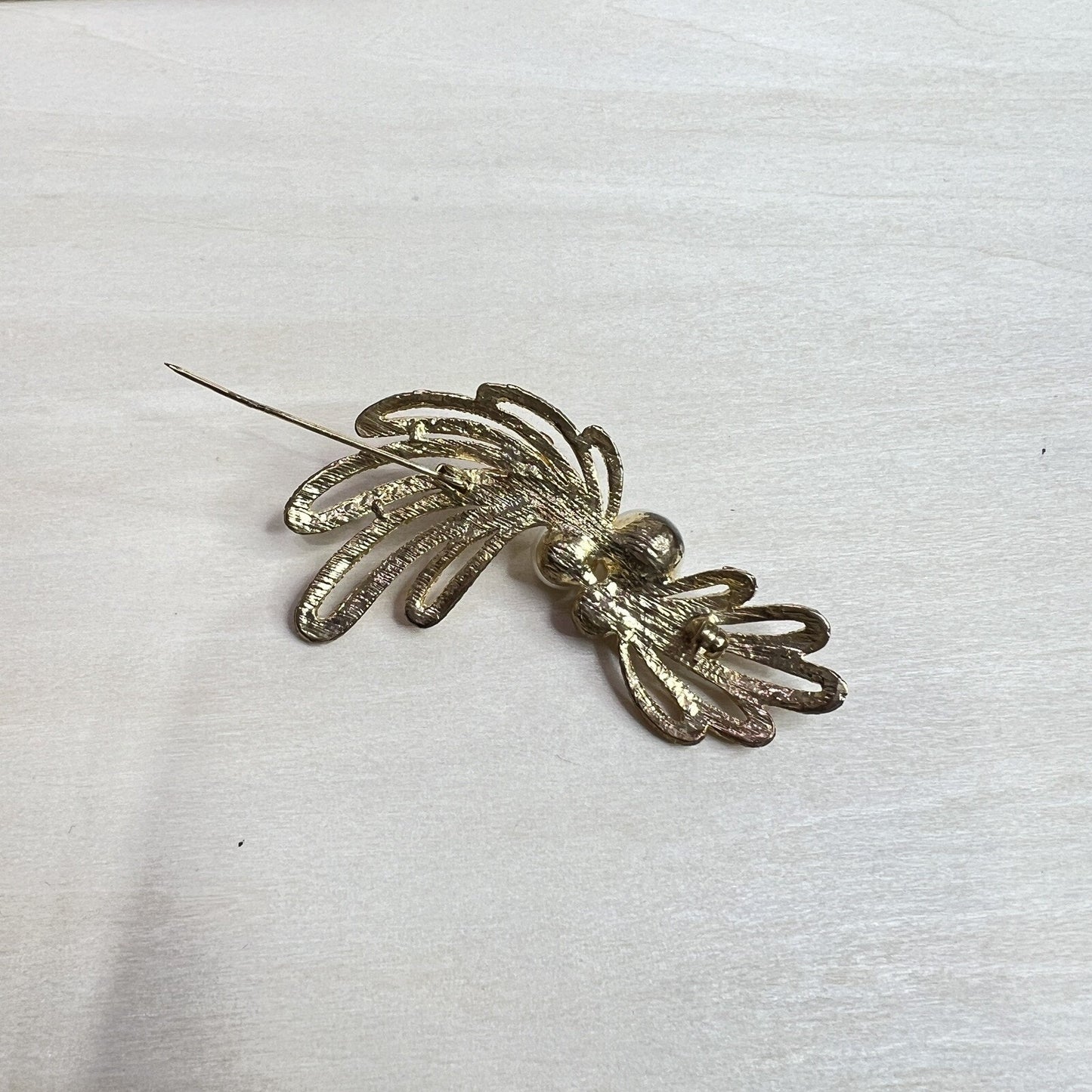 Vintage Gold Ribbon Mid Century Brooch