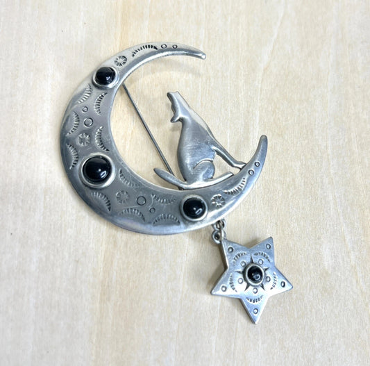 JJ 1988 Vintage Howling Wolf Moon Brooch with Star