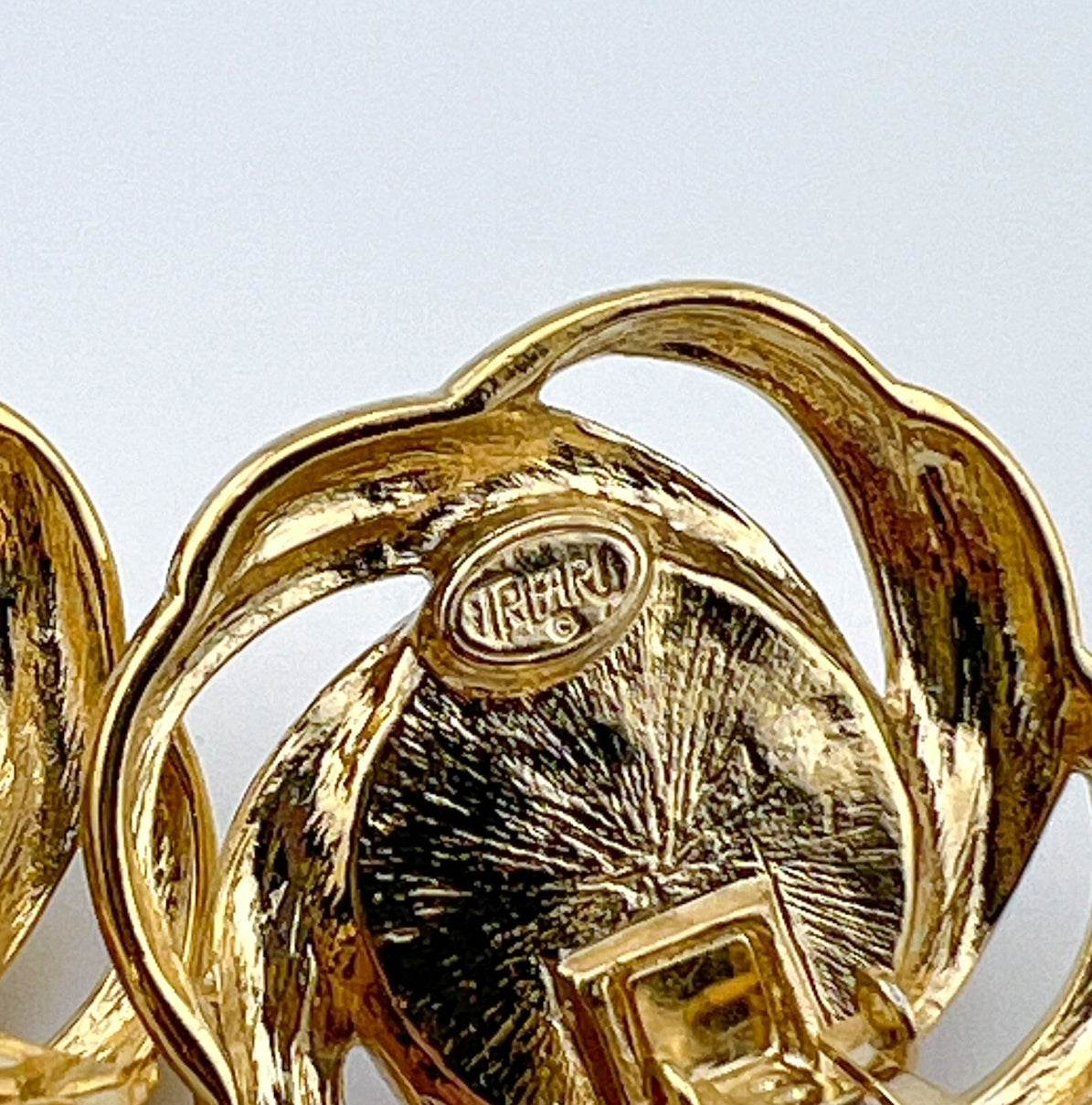 Trifari White & Gold Vintage Clip On Earrings