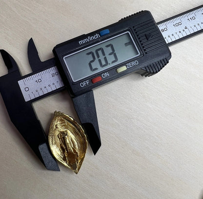 Vintage Trifari Black & White Enamel Leaf Clip On Earrings