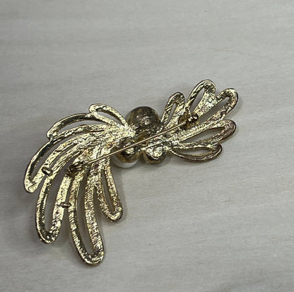 Vintage Gold Tone Ribbon & Pearl Brooch