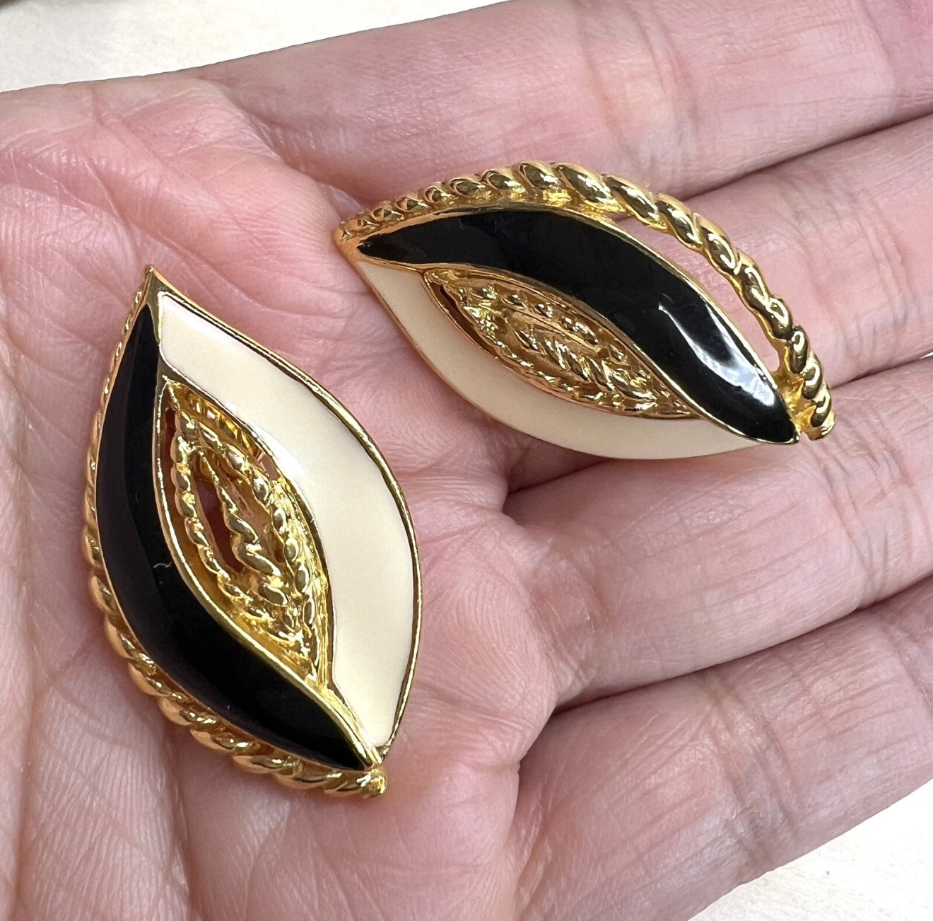 Vintage Trifari Black & White Enamel Leaf Clip On Earrings