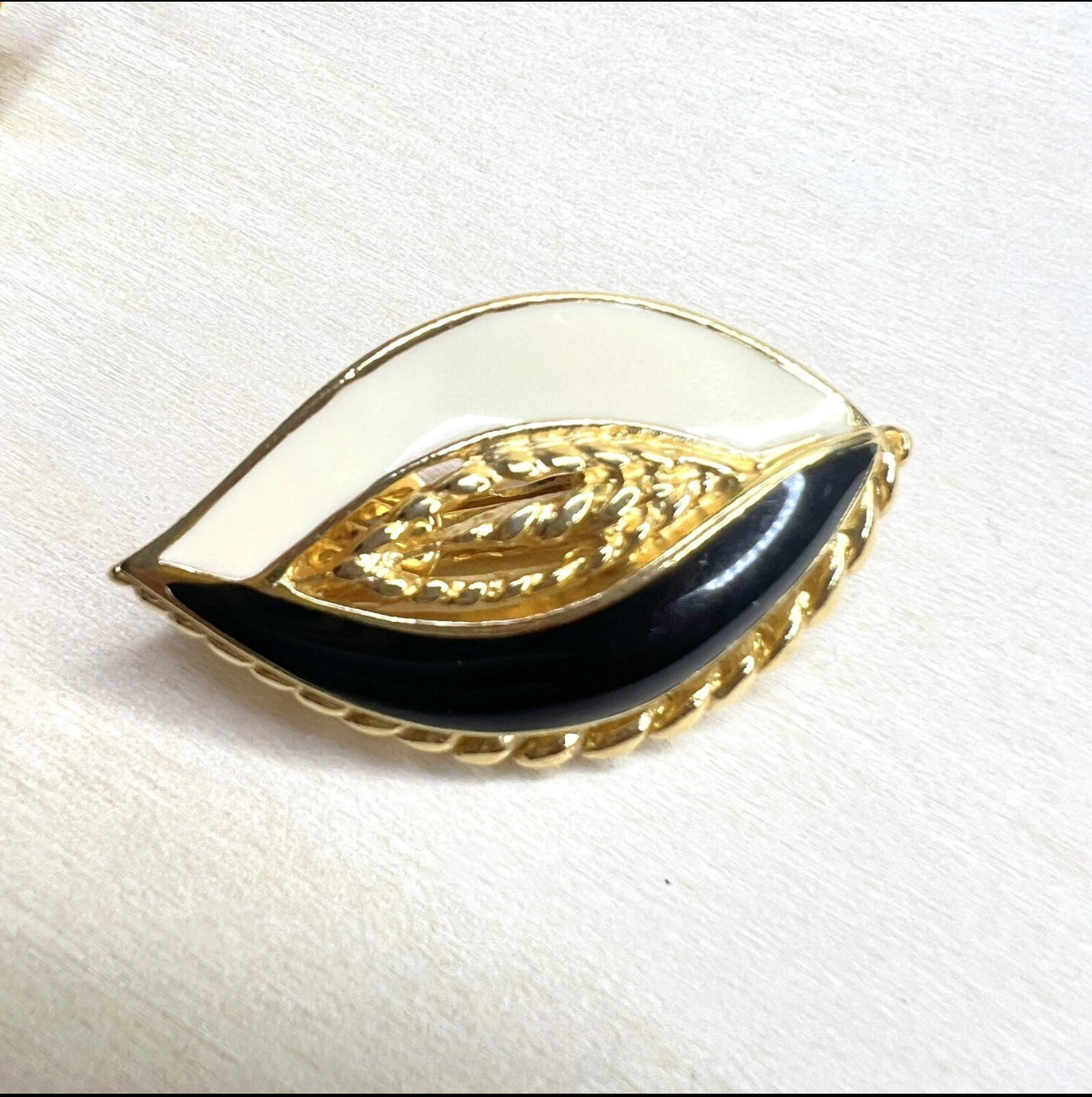 Vintage Trifari Black & White Enamel Leaf Clip On Earrings