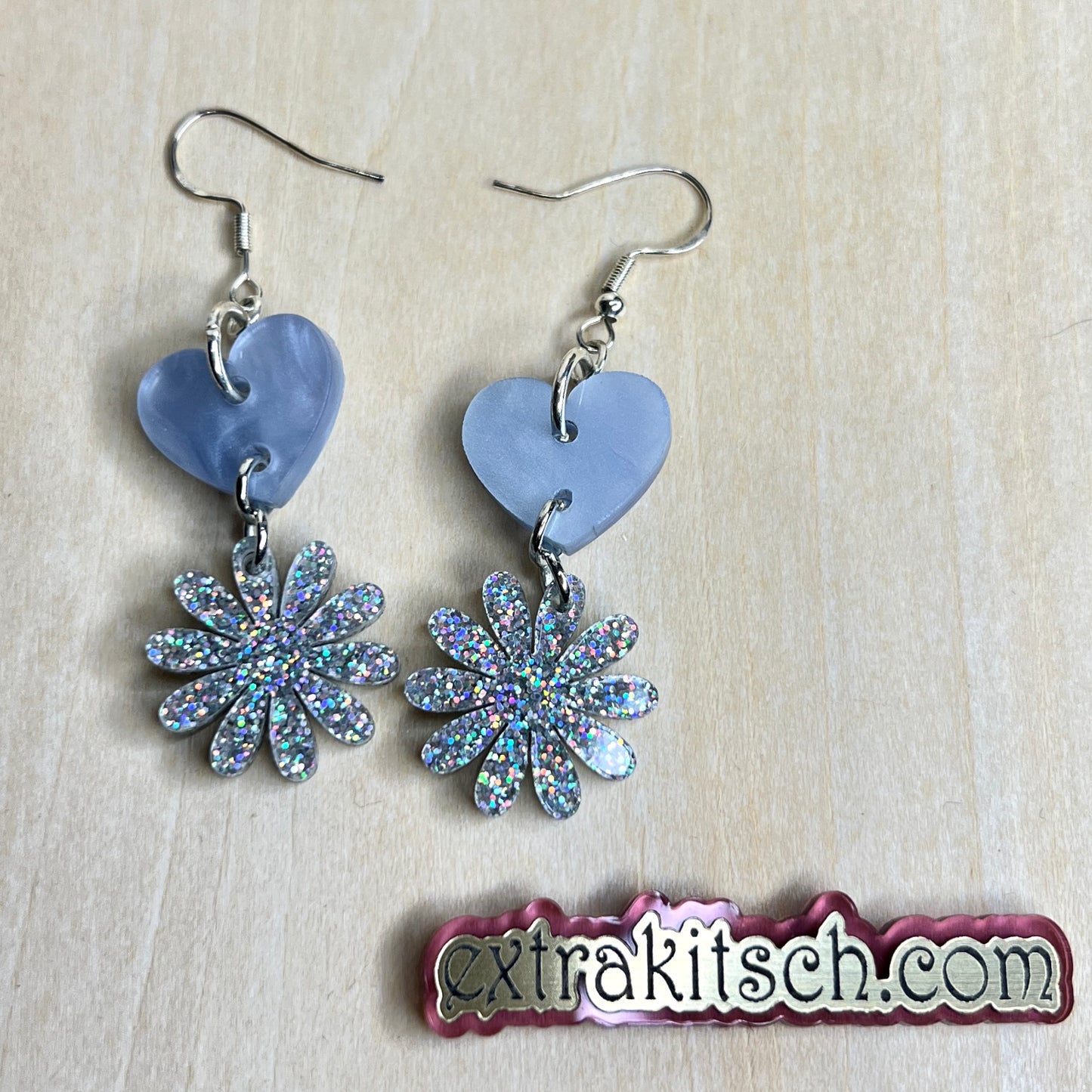 Y2K Daisy Heart Earrings