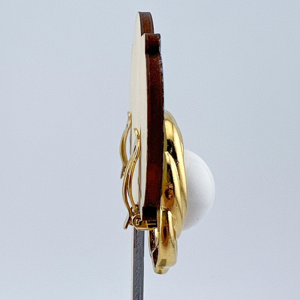 Trifari White & Gold Vintage Clip On Earrings