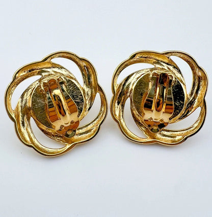 Trifari White & Gold Vintage Clip On Earrings