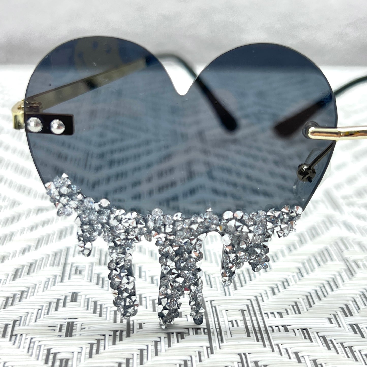 Drippy Glitter Icy Heart Sunglasses